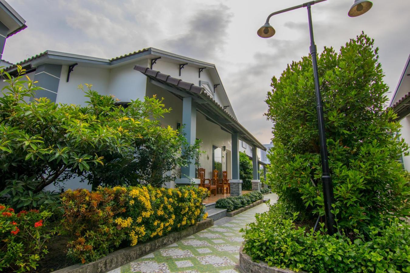 Tay Tien Bungalow 두옹 동 외부 사진