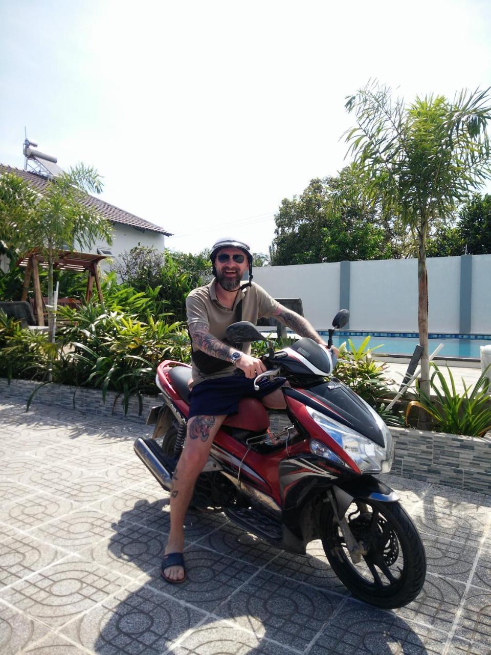 Tay Tien Bungalow 두옹 동 외부 사진